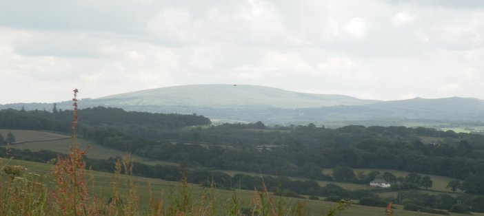 Hatherleigh-moor-blimp-2014